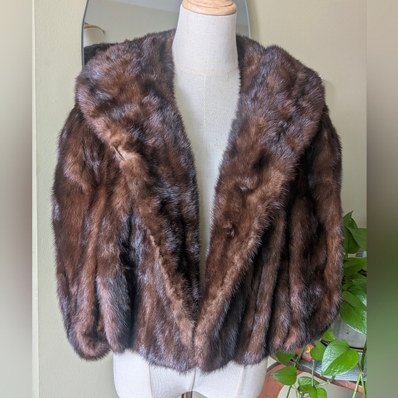 *SOLD* Vintage The Halle Bros. Co. Mink Fur Stole Wrap Boho Wedding - Picture 12 of 12